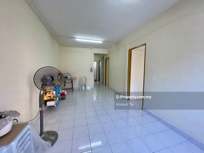 Ground floor unit, very well-maintained 9.9/10 condition
