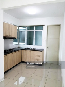 High floor, 1454sf unit with 2 carpark available to view & appreciate