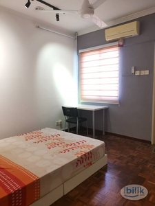 Middle Room Attached Bathroom PJS 9, Bandar Sunway