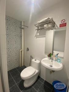 Near ‍♂️ Atria Mall Room with Private Toilet at Damansara Jaya near KDU