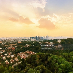 Rare unit! Stunning unobstructed views of KL. Only 10 mins to KLCC.