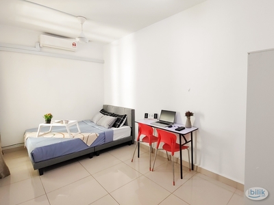3 mins walk to MRT 2 Station to SEGI Middle Room with Free Wifi, Water, Electric