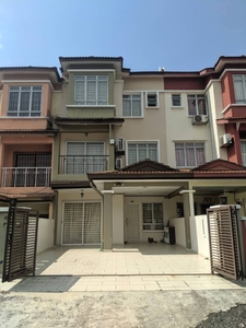 Puncak Jalil 3 storey terrace house for rent