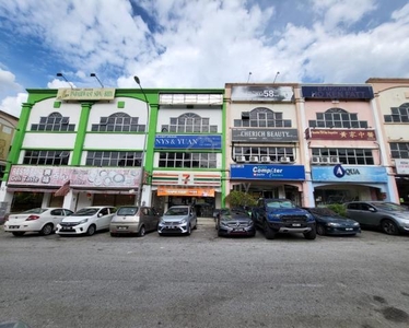 3 sty shop lot at Psk Pusat Perdagangan Seri Kembangan Bukit Serdang