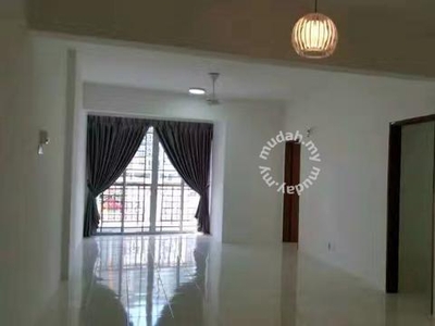 Apartment Green suria corner lot below market price cheras selangor