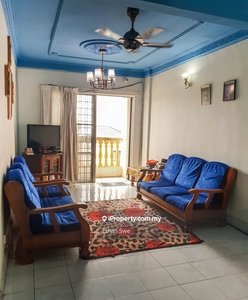 859sf. Semi Furnish. Non Bumi. Quiet and Comfortable for own stay