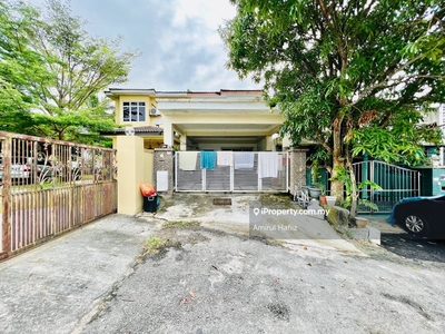 Double Storey Terrace, Taman Saujana Puchong, Puchong