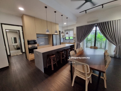 For Sale:5 bedroom Partially Furnished Reesia Elmina Garden, Shah Alam