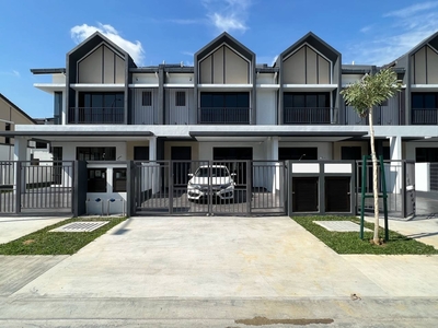 LYRA @ Bandar Bukit Raja Double Storey Terrace Intermediate