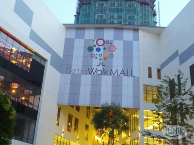 Only walk to Setiawalk Mall, LRT Pusat Bandar Puchong Room attach Toilet for Rent