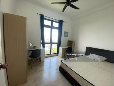 Parkhill Medium Room with view near Apu for rent